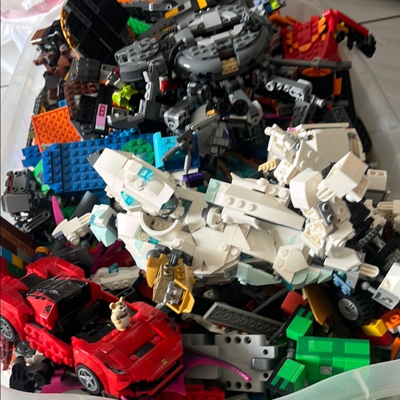 LEGOS!!!!!!!! - Picture 2 of 8